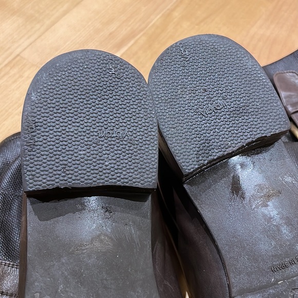 Stuart Weitzman brown leather/textured leather satin lined interior buckle boots - Picture 7 of 16